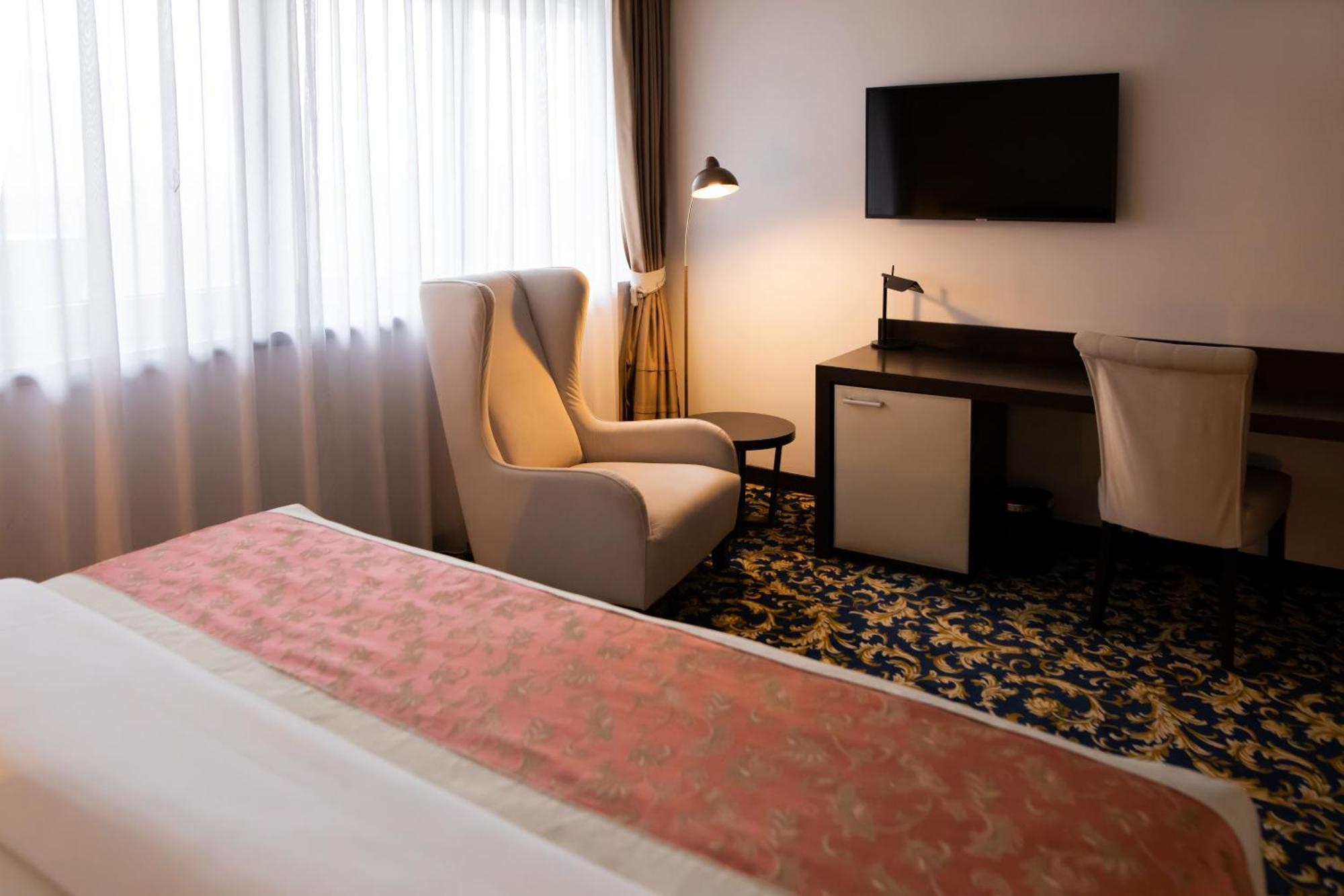 Malak Regency Hotel Ilidza Exterior photo A room at the hotel