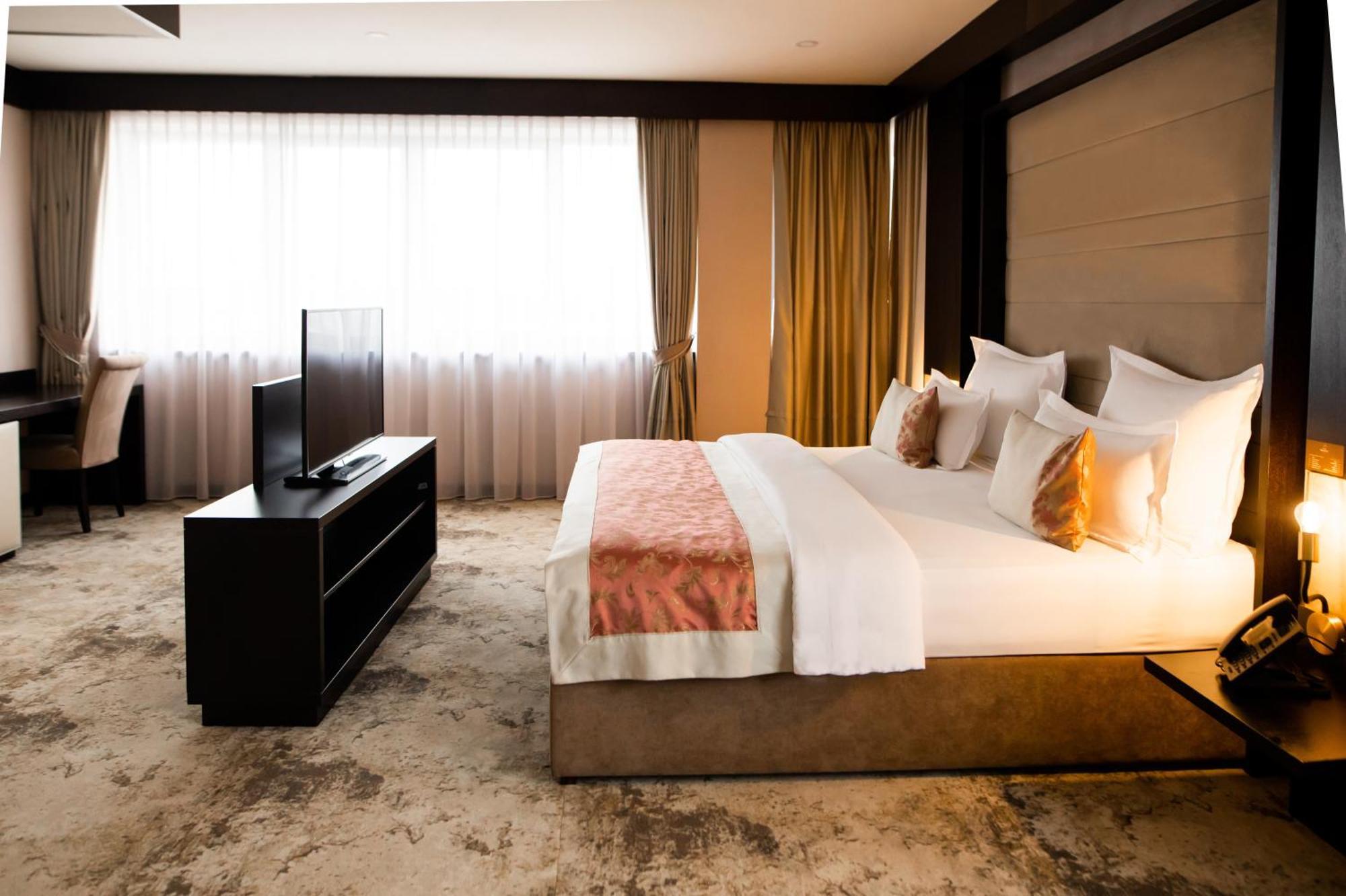 Malak Regency Hotel Ilidza Exterior photo A bedroom at the hotel