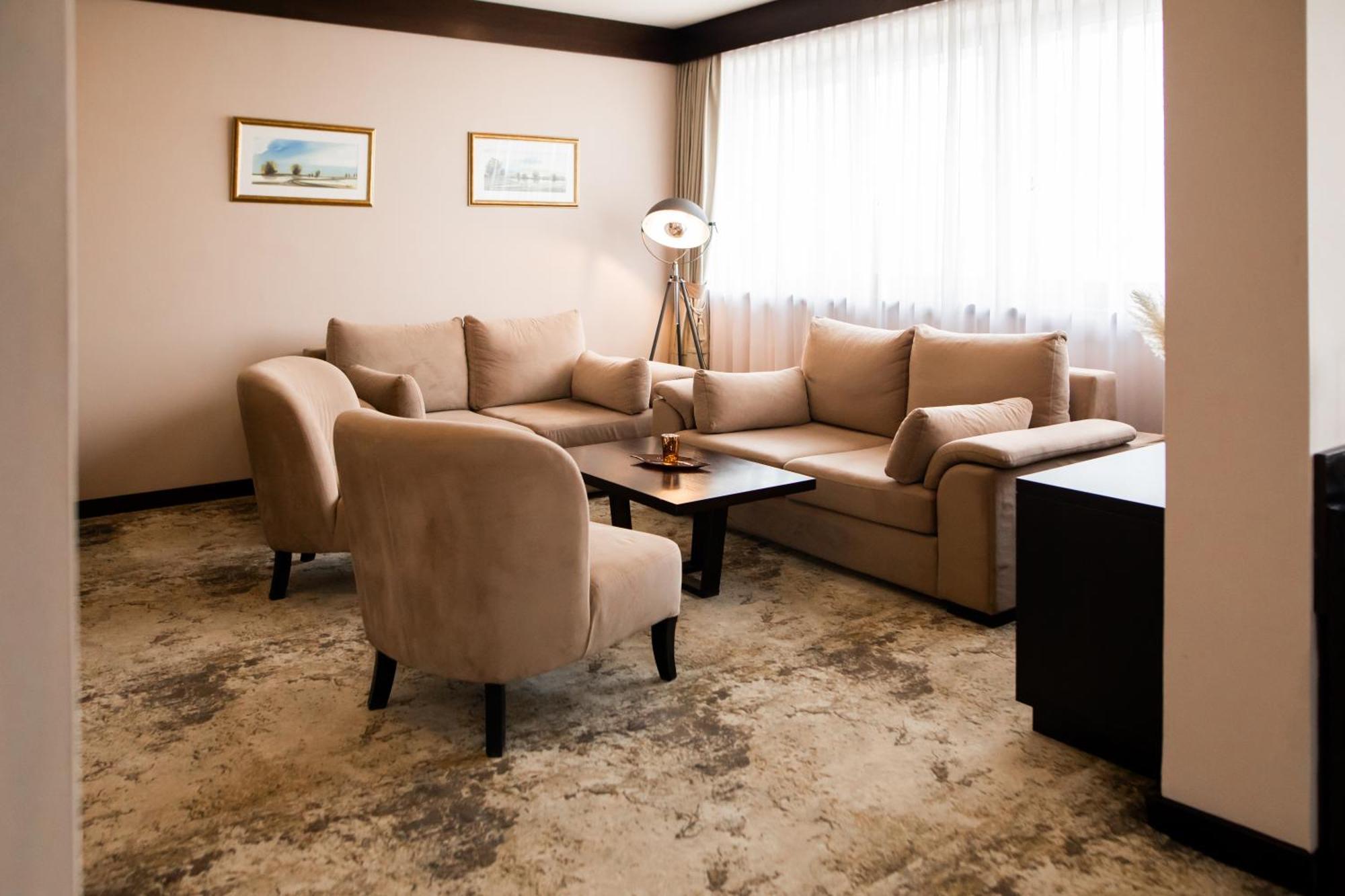Malak Regency Hotel Ilidza Exterior photo A living room