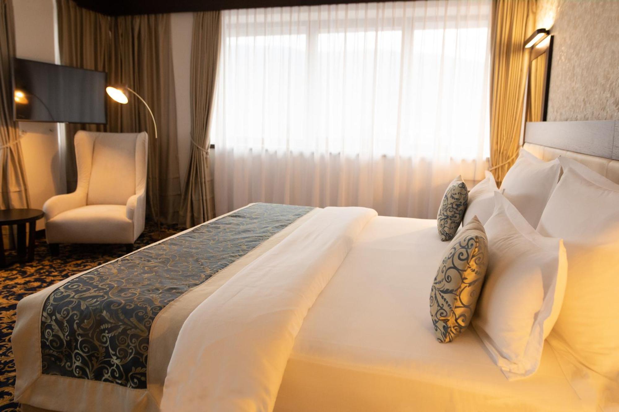 Malak Regency Hotel Ilidza Exterior photo A bedroom at the hotel