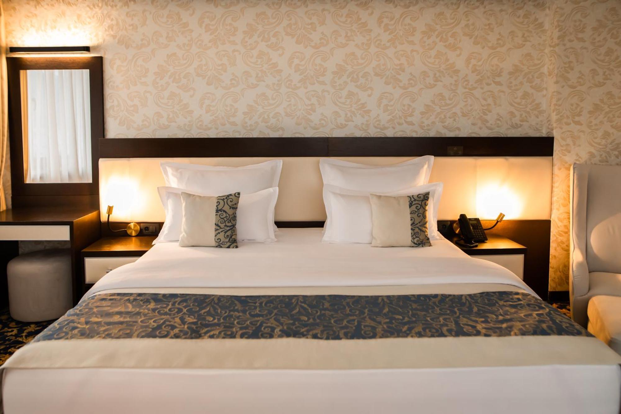 Malak Regency Hotel Ilidza Exterior photo A bedroom at the hotel